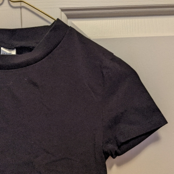 H&M black crop top - Picture 2 of 4